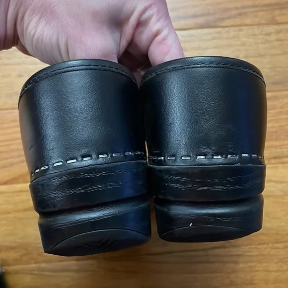 Women’s Dansko Nursing Clogs - Good Condition - Size 36 - Picture 3 of 7